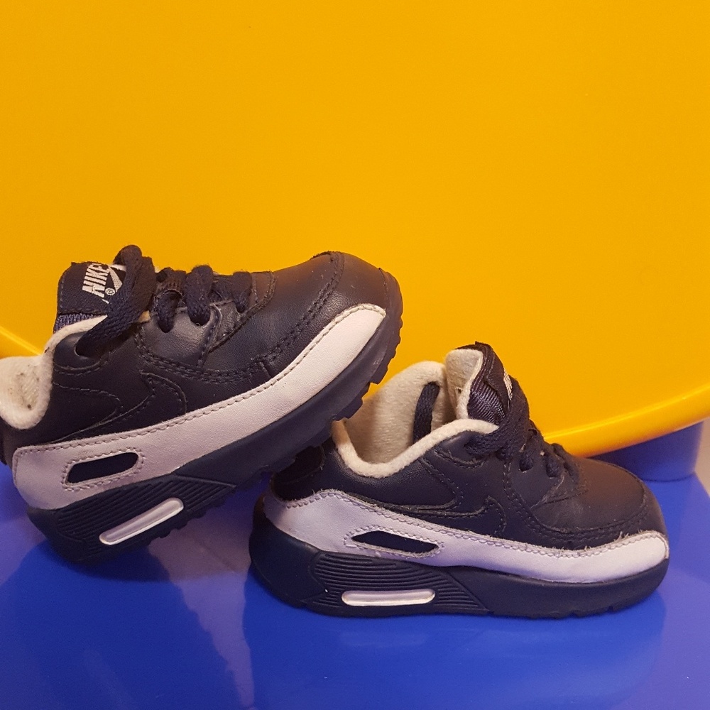 🔴 RESERVE🔴 2 pairs price of one - Picture 2 of 8